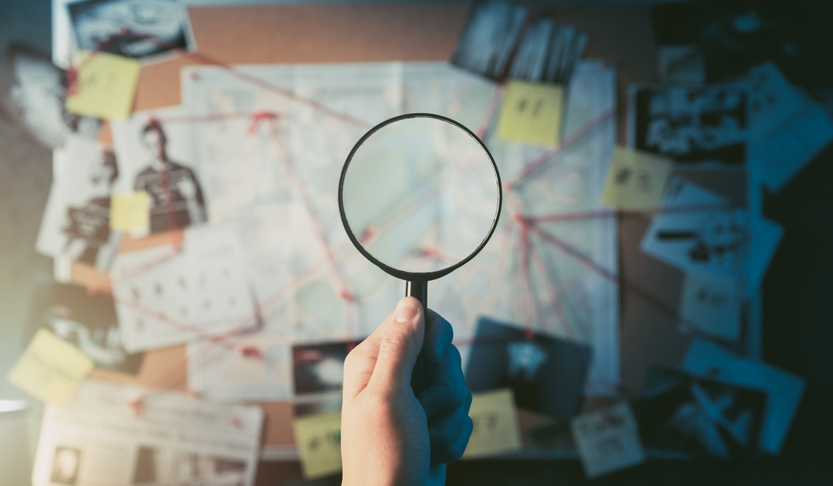 推理小說中常見的單字「deduction」用英語怎麼說？