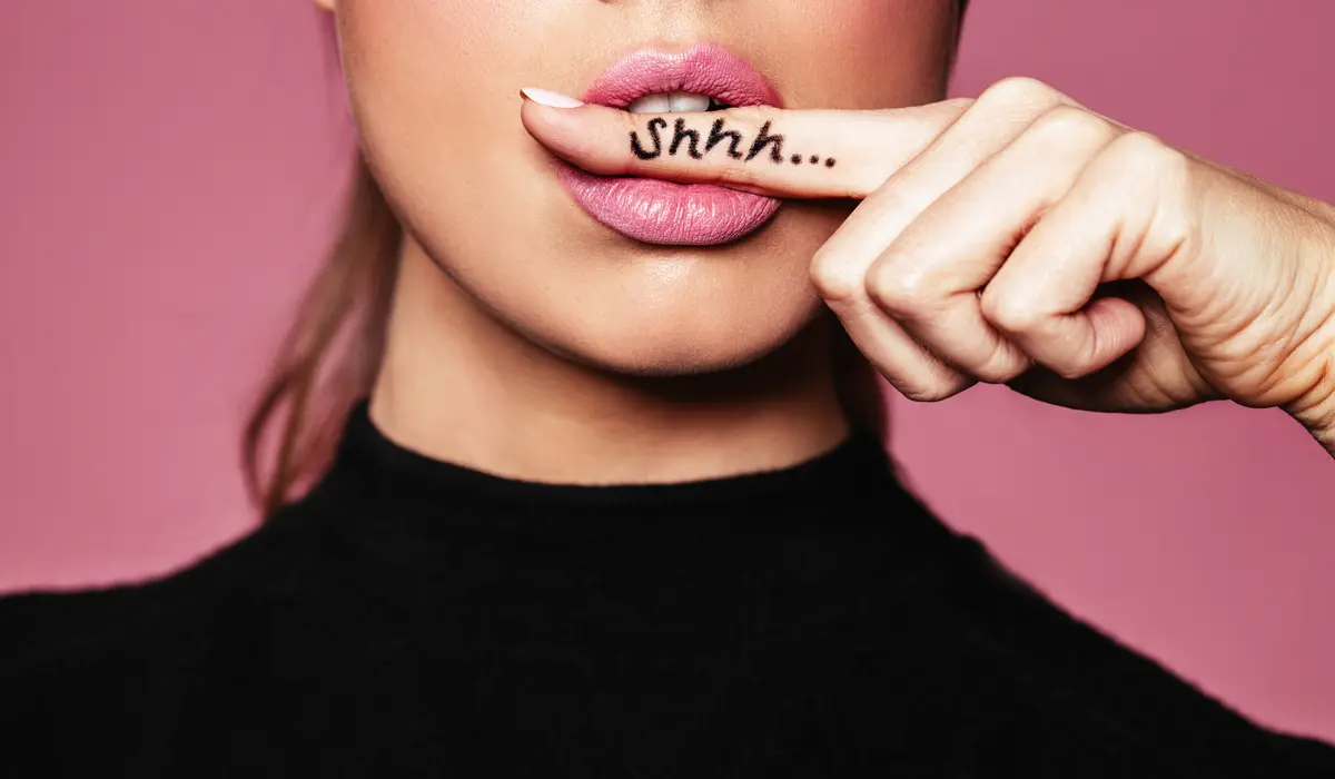 跟「秘密」相關的各種英語表達!