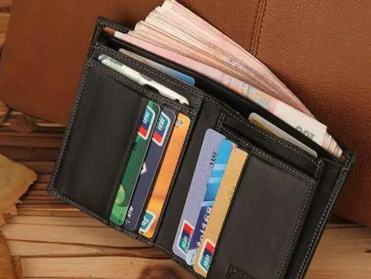 同樣表示錢包，你知道「purse」和「wallet」有什麼差別嗎？