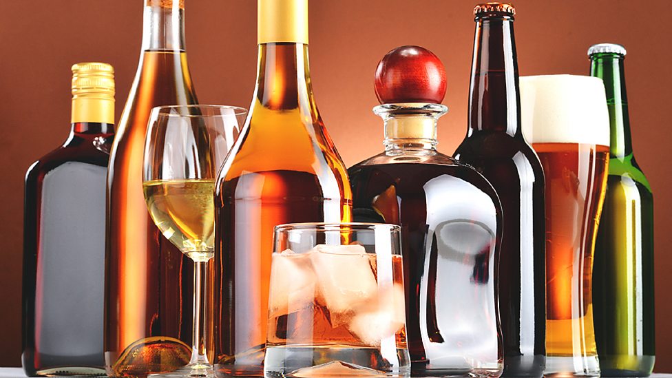 乾杯！讓我們來學習喝酒時可以使用的英文表達和短語吧！