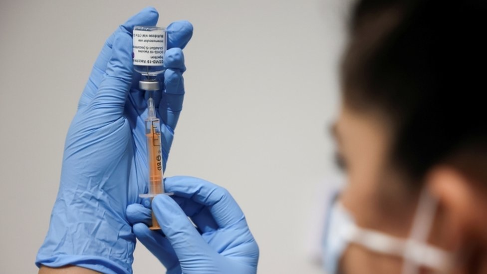 疫苗的俚語「vax」是指什麼？如何使用它的英語表達和「vaxxed」？