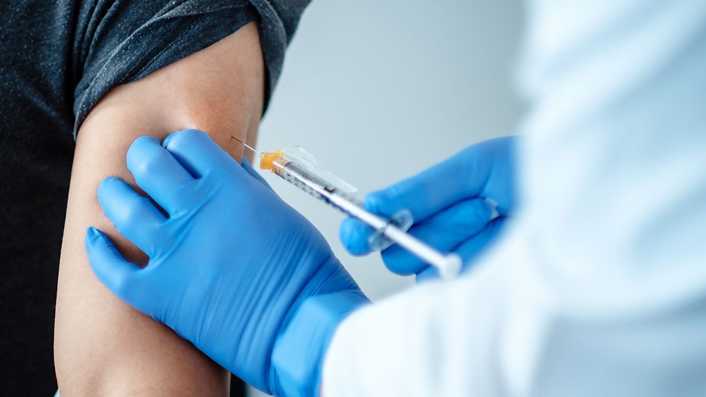 疫苗的俚語「vax」是指什麼？如何使用它的英語表達和「vaxxed」？