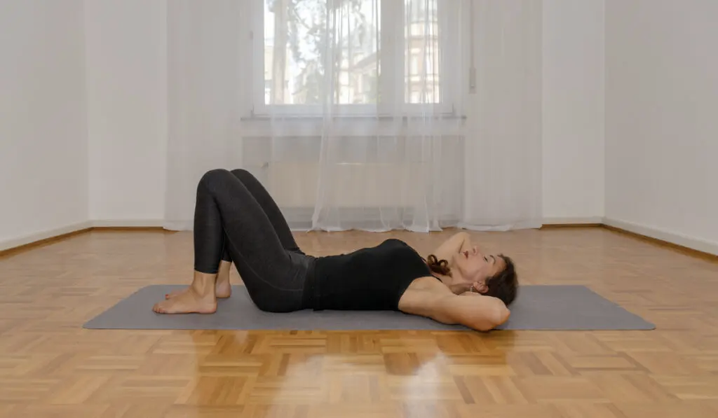 透過英語享受「瑜伽」的樂趣！一次掌握「英語瑜伽」的常用單字和動作表達