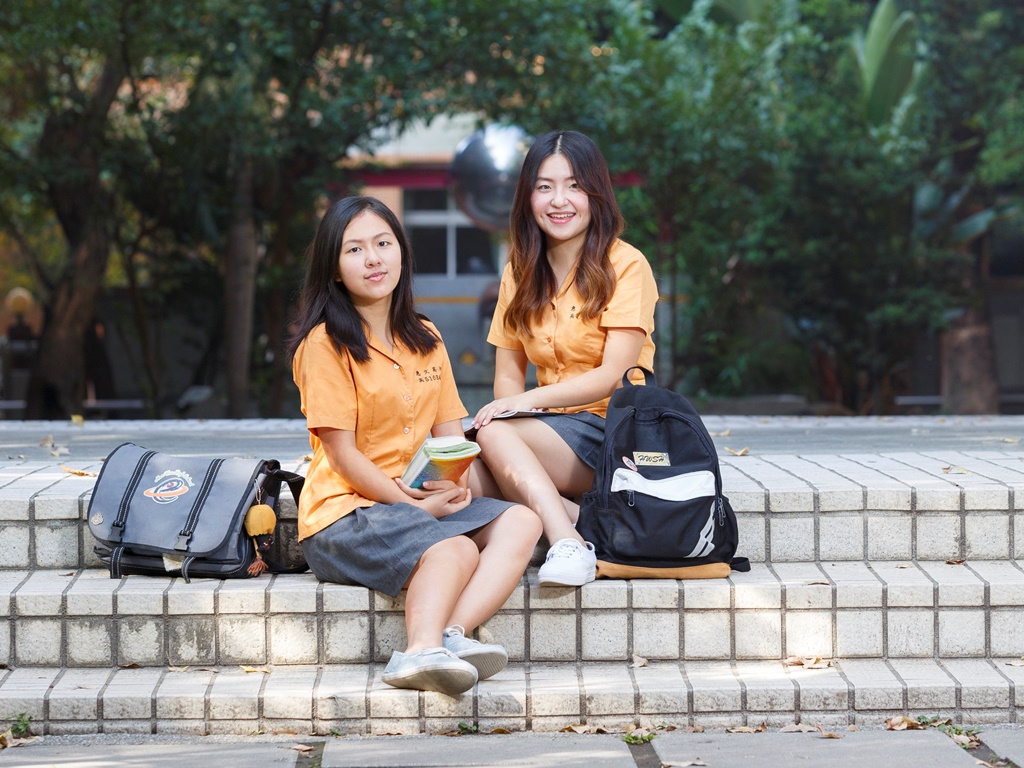 書包的英文怎麼說？用英語表達台灣跟外國的學校生活吧！