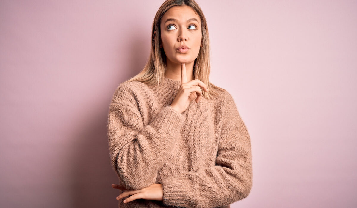 「check in」是什麼意思？介紹它的用法以及類似表現