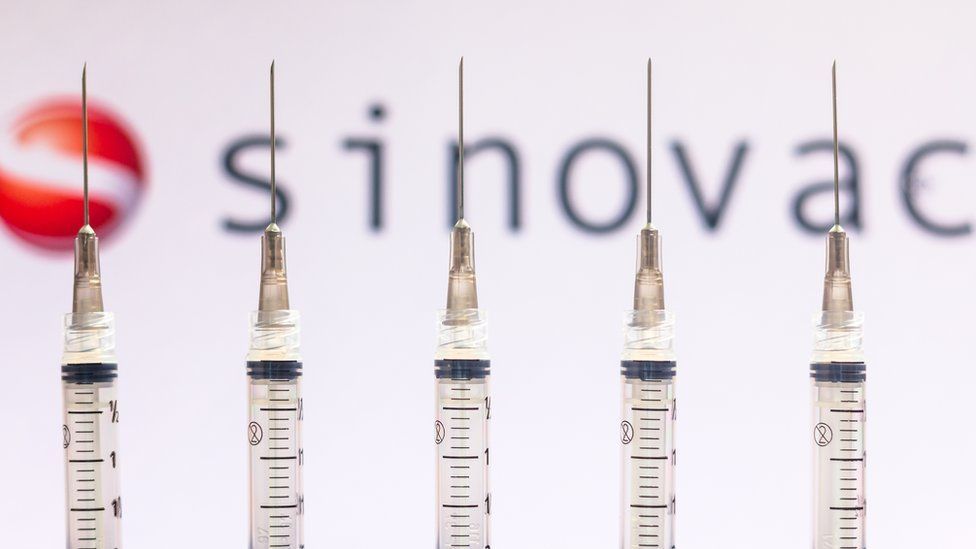 疫苗的俚語「vax」是指什麼？如何使用它的英語表達和「vaxxed」？