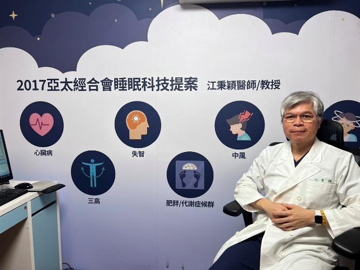 肢體接觸有兩種英語說法。英國通訊社也聲稱:「新冠病毒影響重大」