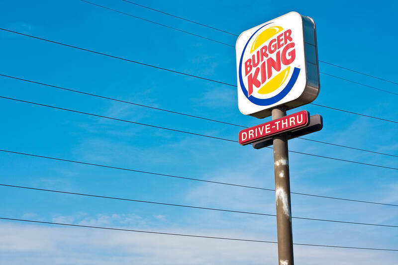 介紹 Drive-through 的歷史和實用的英語表達！