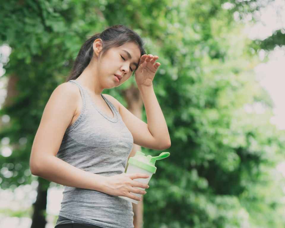 「流汗」和「汗流浹背」的英語怎麼說？ 介紹關於「流汗」的英語表達方式！