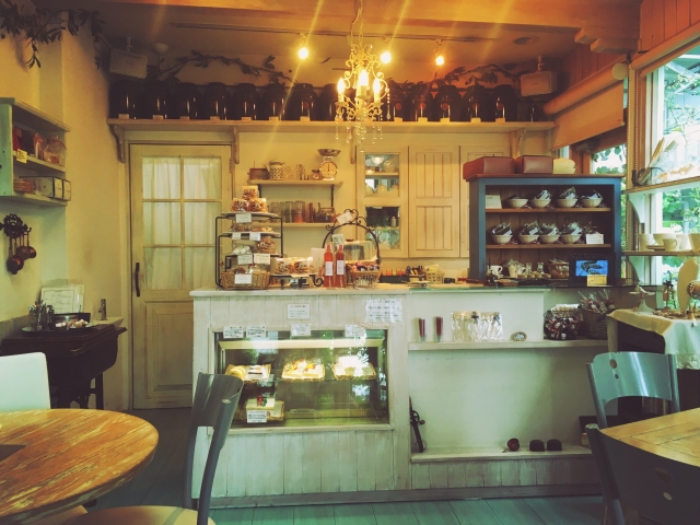 「I miss you」有很多意思。用例句從想念、寂寞介紹到錯過、錯失。