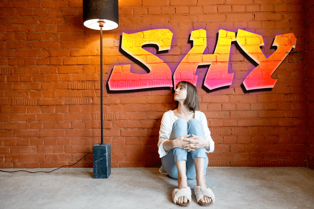 英語的「內向的」和「外向的」怎麼說？讓我們用例句來介紹使用方法！