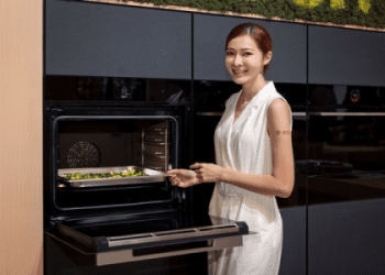 關於「使用吸塵器」和「折衣服」等家務相關的英語表達方式