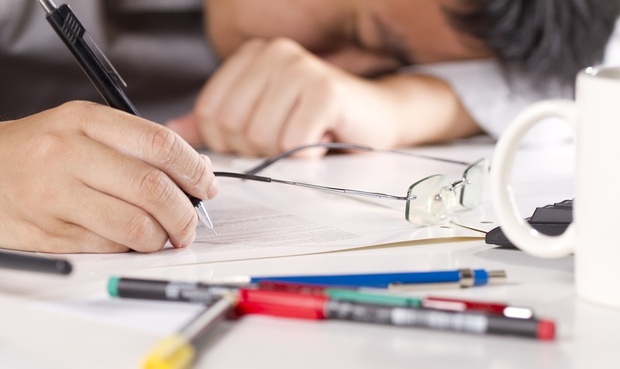 你知道「午睡」的英文怎麼說嗎？也順便看看「打瞌睡」的用法