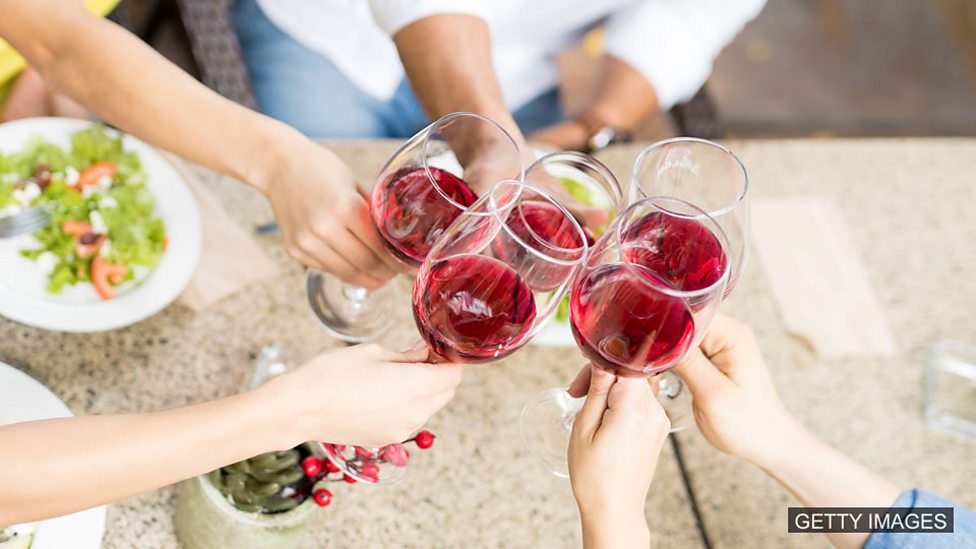 乾杯!「慶功宴」的英語該如何表達?相關詞彙也一併介紹!