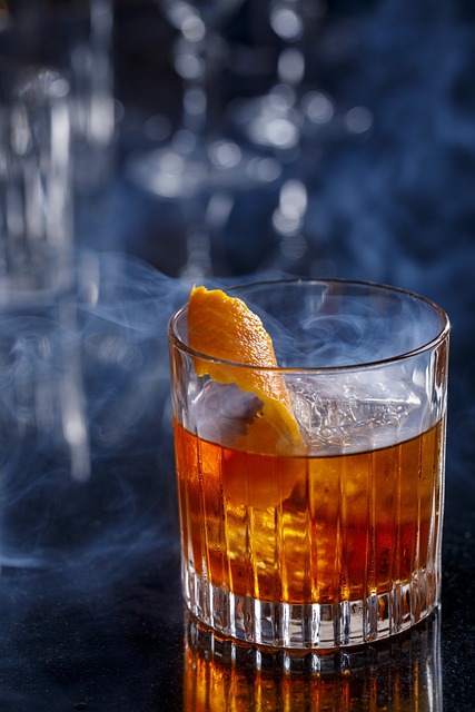 酒的英語怎麼說？學習發音和英語表達，享受交談的樂趣！