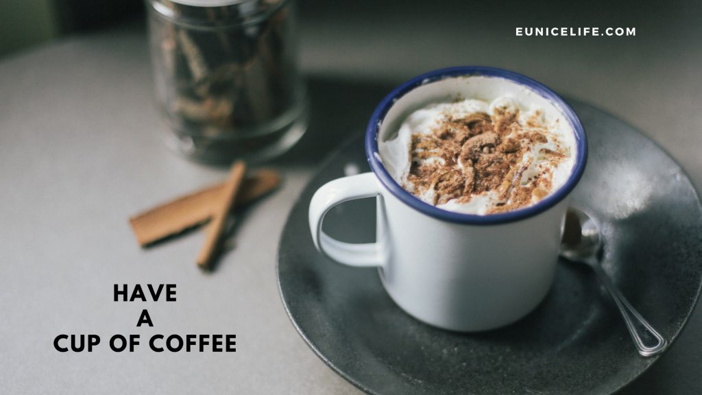 冬天會想喝的「可可亞」的英文怎麼說?同場介紹在咖啡店能夠使用的短句!