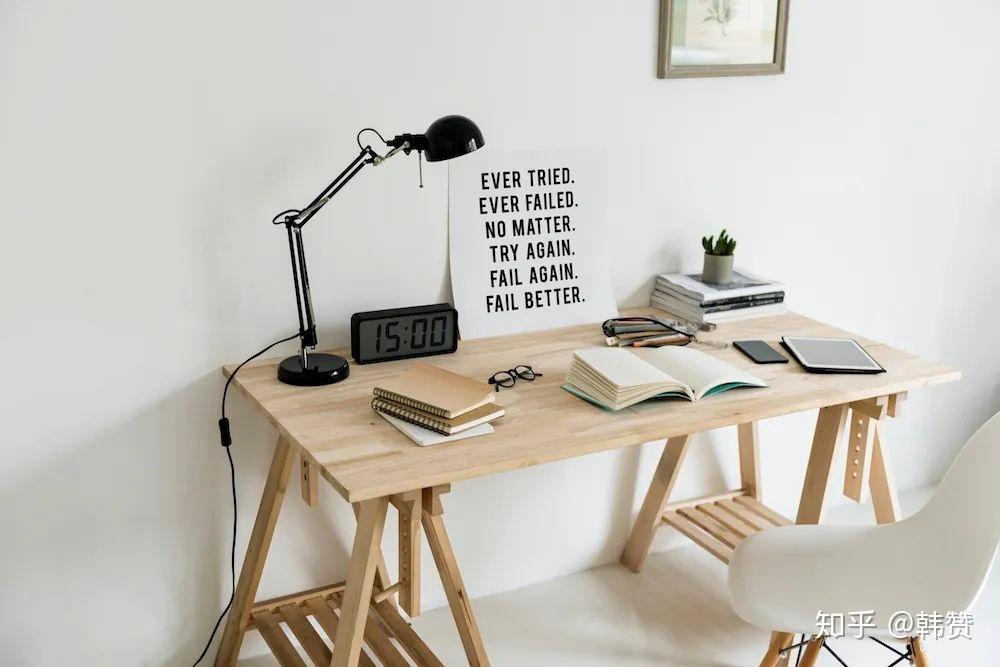 同樣是桌子，「table」和「desk」哪裡不一樣？