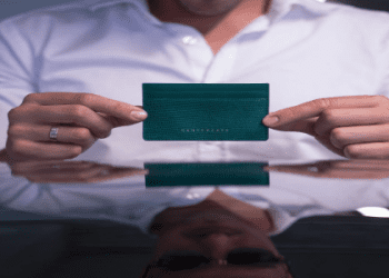 感到意外！大家都不知道的「夾」的英語表達方式