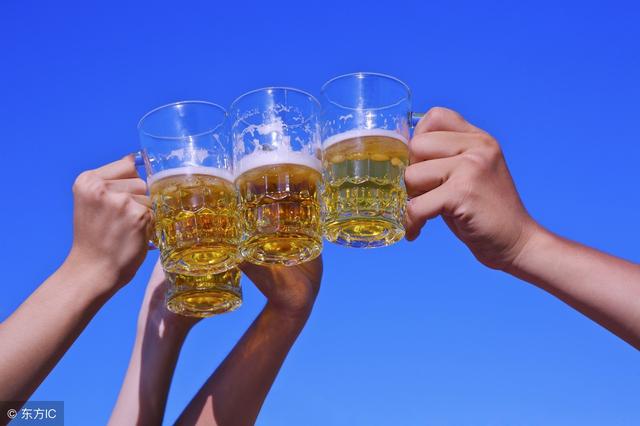 乾杯！你知道怎麼用英語說乾杯嗎？