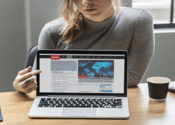 「詐欺」的英語怎麼說？介紹從電話詐欺到修圖詐欺，各種詐欺相關的短句