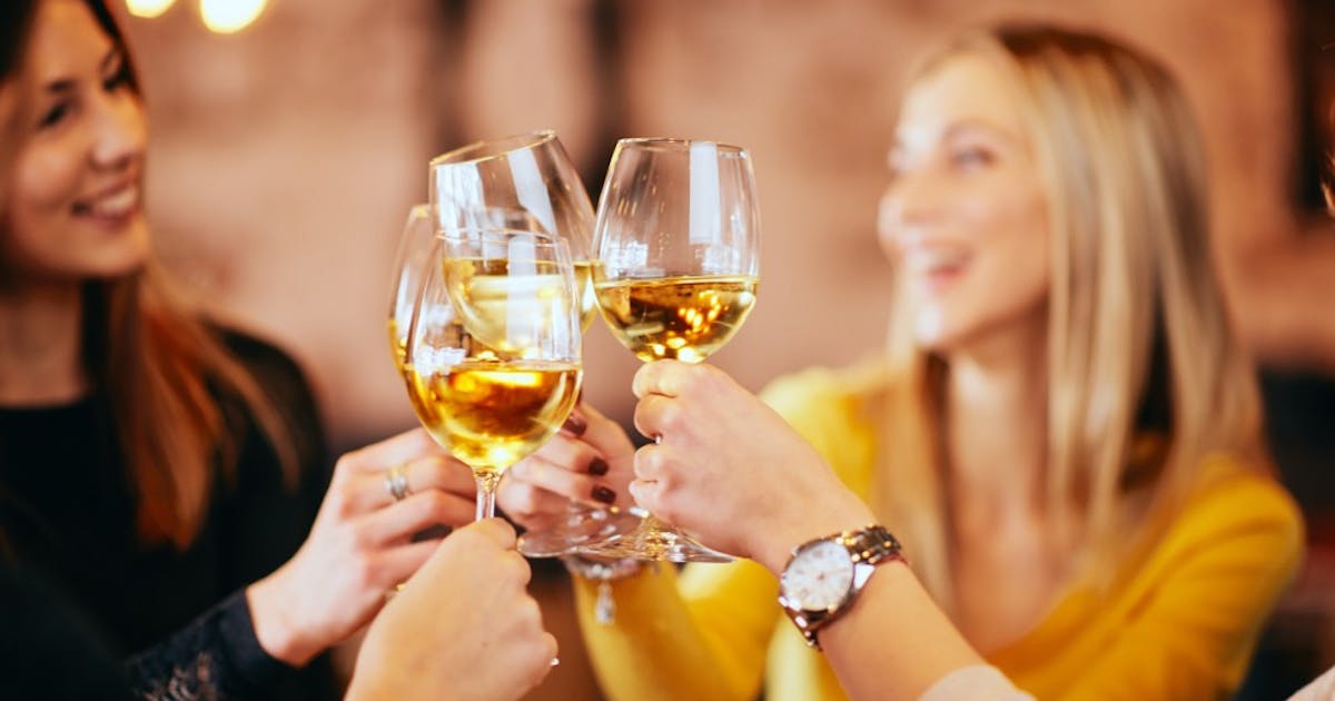 乾杯！你知道怎麼用英語說乾杯嗎？