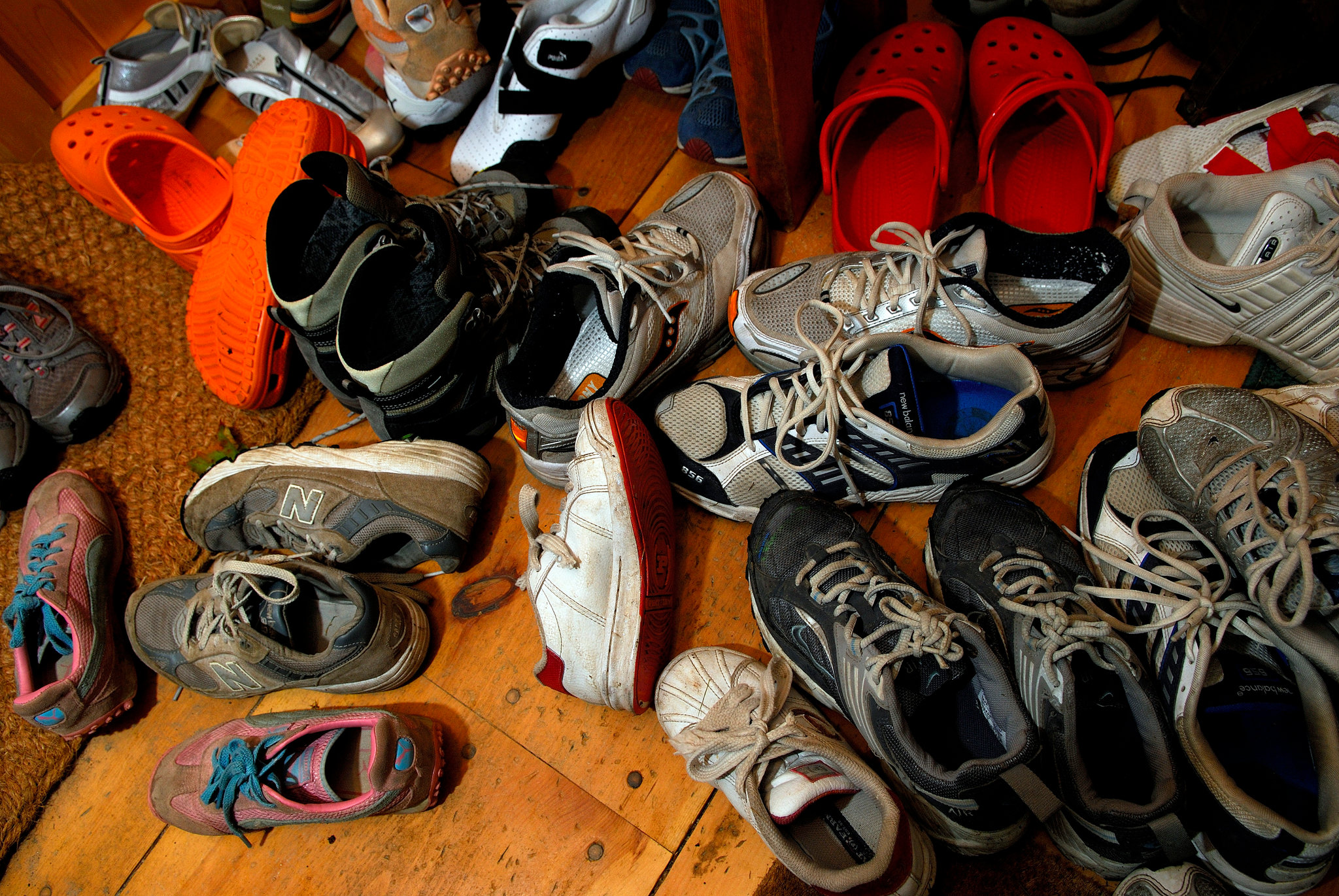 Outdoor shoes in the house: What are the dangers? 回傢不換鞋有哪些危害?
