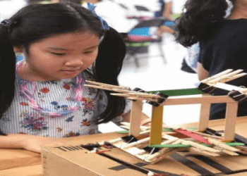 Work like a Trojan 辛勤工作