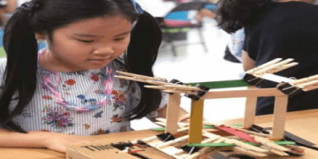 Work like a Trojan 辛勤工作