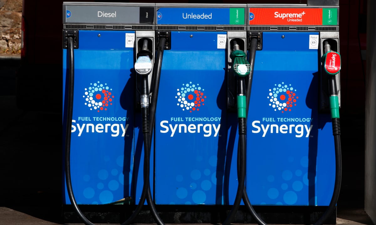New diesel and petrol vehicles to be banned from 2040 in UK 英國將於2040年起禁止銷售柴油和汽油汽車