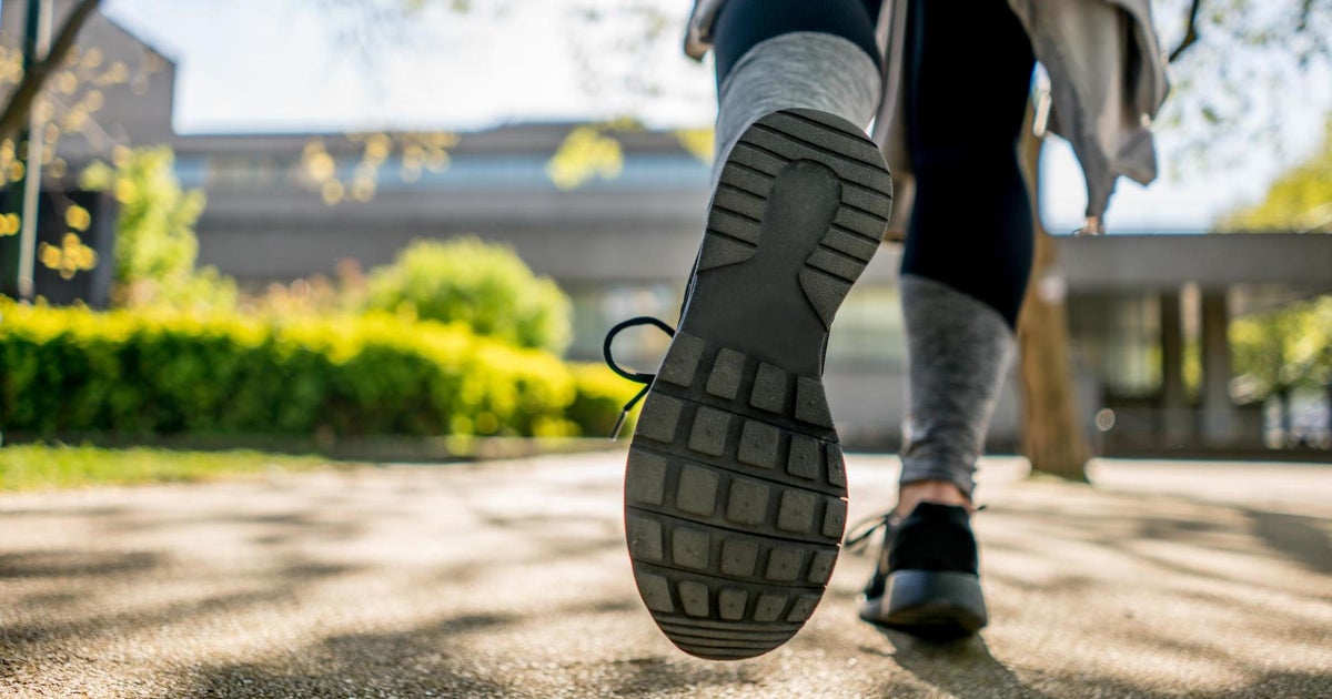 Outdoor shoes in the house: What are the dangers? 回傢不換鞋有哪些危害?
