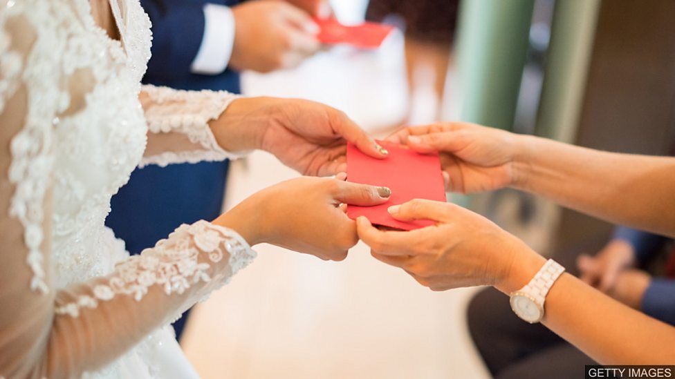 Millennial grooms take spouse’s name 千禧一代新郎選擇婚後隨妻姓
